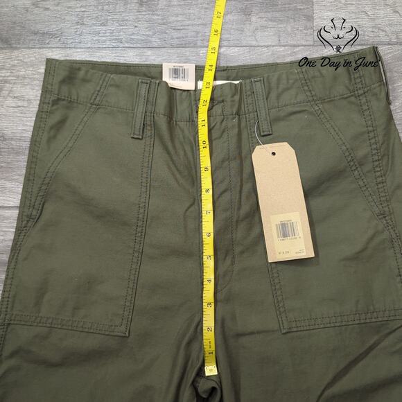 Levi's Ribcage Straight Jeans Size 31X29 - Picture 4 of 6